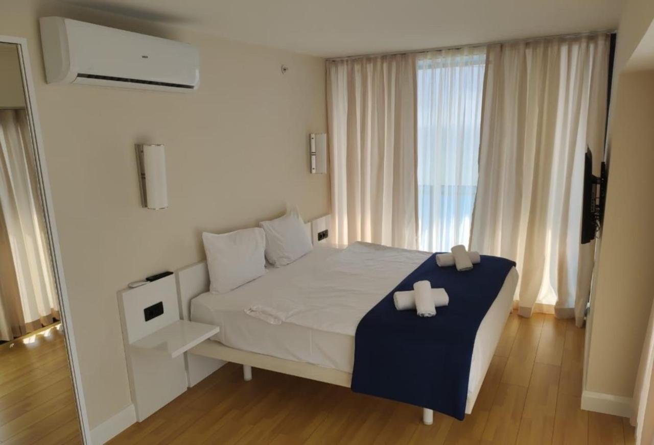 באטומי Orbi City Aparthotel Black Sea View מראה חיצוני תמונה