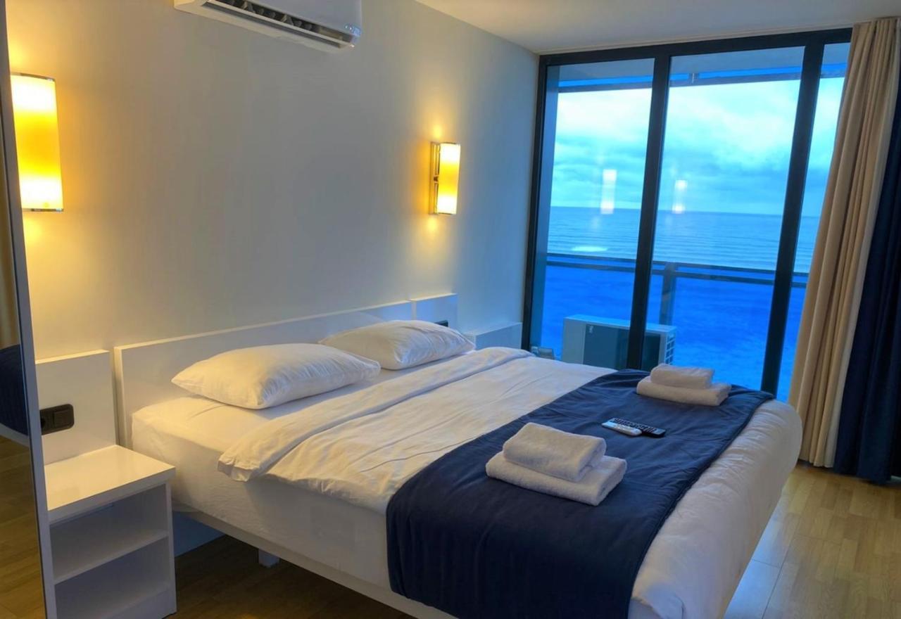 באטומי Orbi City Aparthotel Black Sea View מראה חיצוני תמונה
