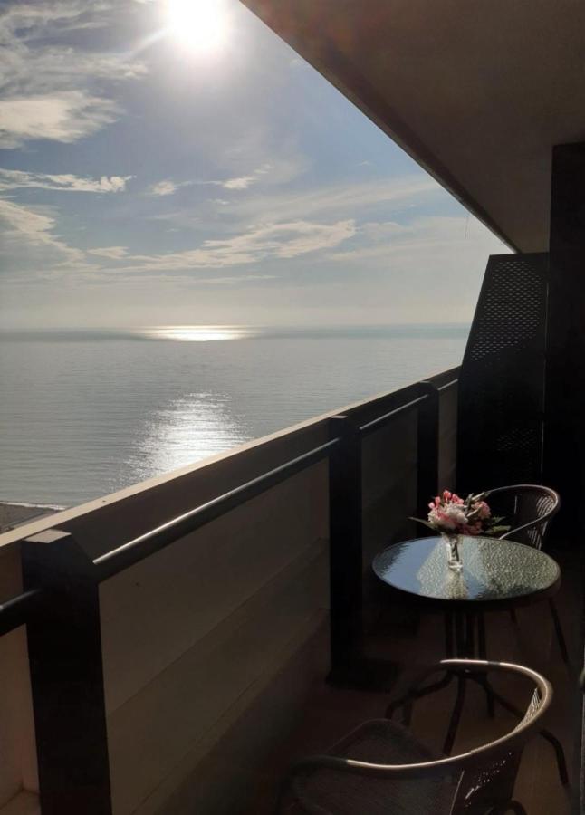 באטומי Orbi City Aparthotel Black Sea View מראה חיצוני תמונה